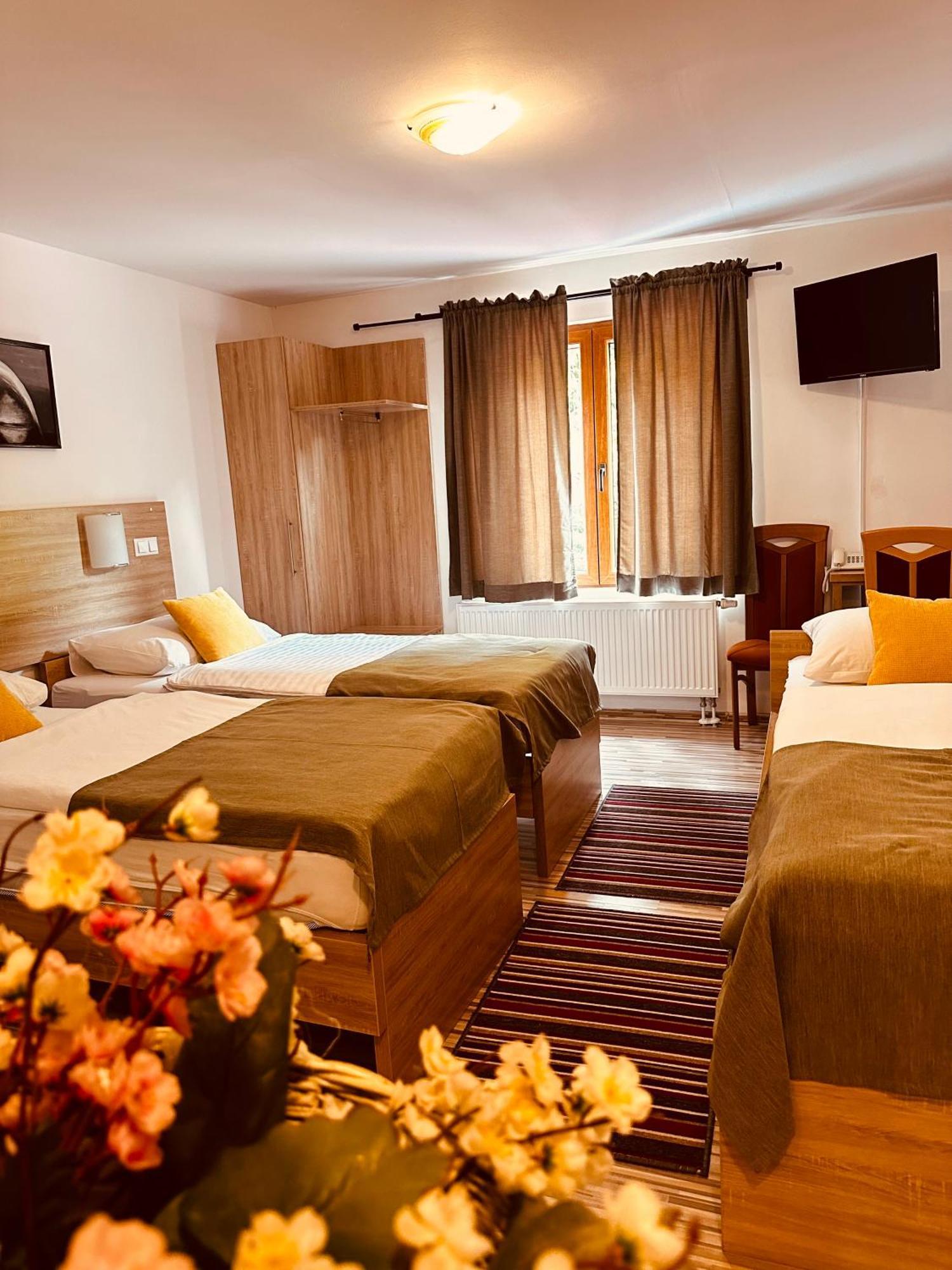 Motel Stovrela Цазин Экстерьер фото